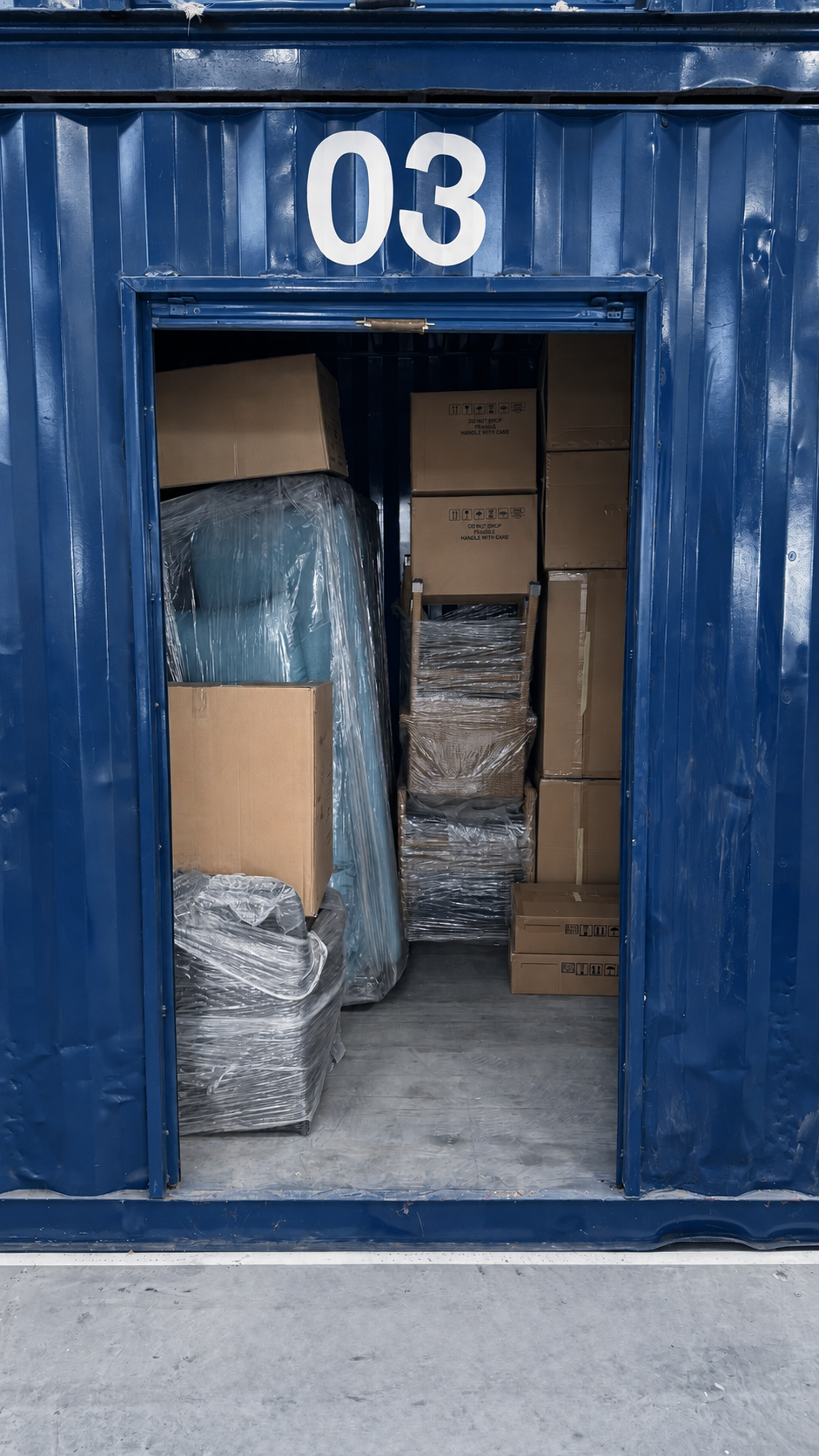 Storing furniture in a 15m³ unit